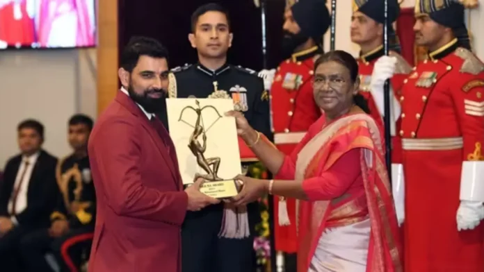 Mohammed Shami received-the-Arjuna-Award-at-Rashtrapati-Bhawan